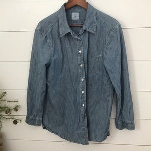 Gap boyfriend fit denim shirt size Medium